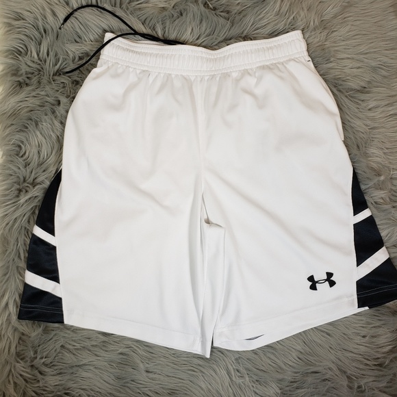 under armour loose coupe shorts